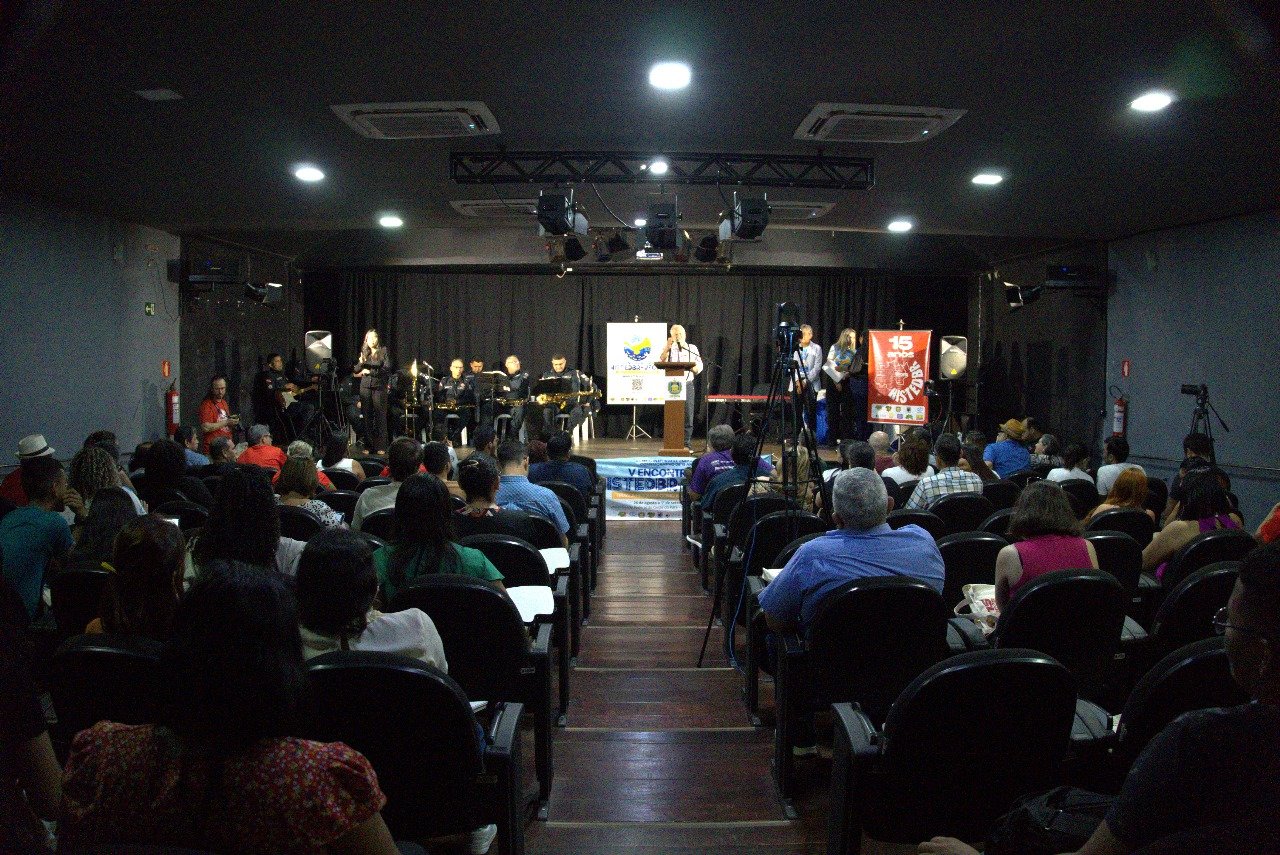 83837c1933164832bea04a2da37668b0